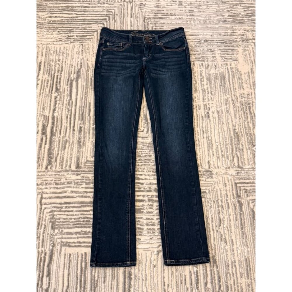 Delia's size 3/4 Jayden blue distressed mid-rise denim 5-pocket jeans